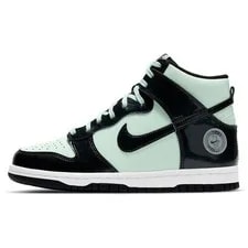 Nike — Nike Dunk Retro DD1399-300 — Sneaker — resale