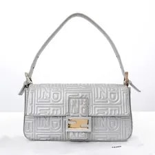 Fendi — Fendi Mamma Baguette 8BR600 Italy Auth A — Handbag — resale