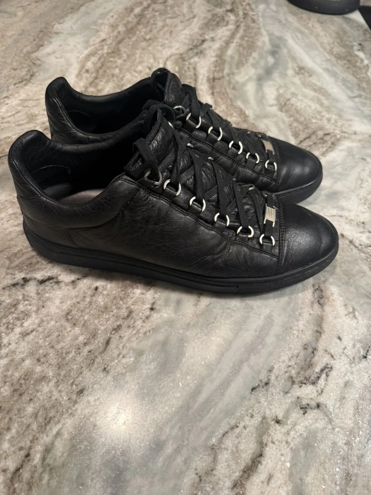 Balenciaga — Balenciaga Low Top Arenas — Sneaker — resale