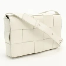 Bottega Veneta — Good Condition Bottega Veneta Crossbody 578004 Cassette Maxi I — Handbag — resale