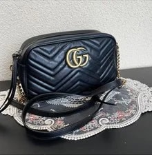 Gucci — Gucci GG Marmont Small V- Crossbody Duty Paid — Handbag — resale