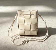 Bottega Veneta — Auth Bottega Veneta Cassette Bucket Light Bucket — Handbag — resale