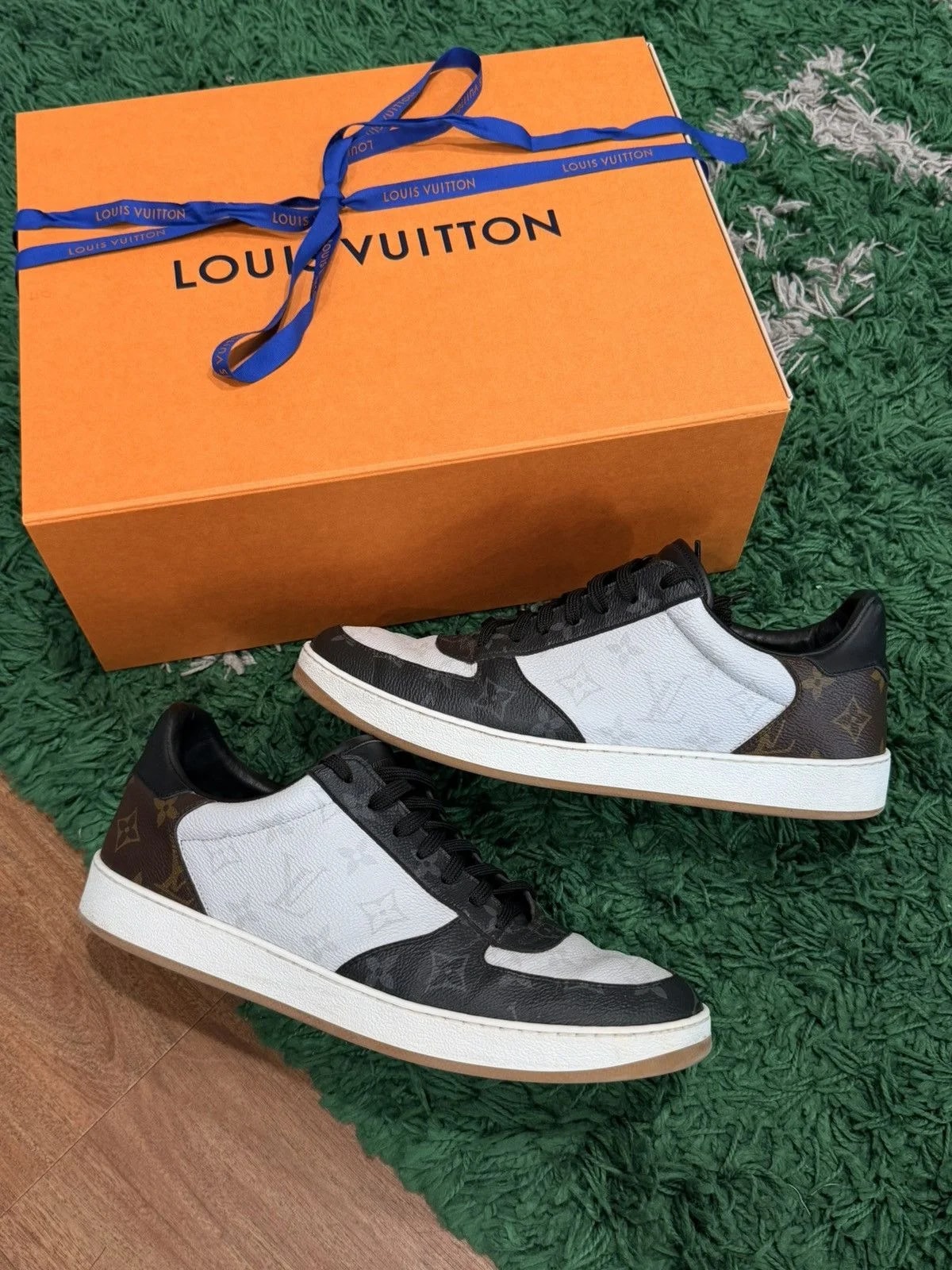 Louis Vuitton — Louis Vuitton - Low Top — Sneaker — resale