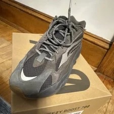 Yeezy — Yeezy Boost 700 Solid Low Top Lace Up ’s Athletic — Sneaker — resale
