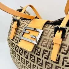 Fendi — Authentic Fendi 22cm Damaged — Handbag — resale