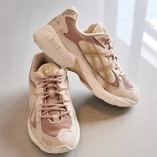 Asics — Asics X GmbH Gel Kayano 5 OG Seashell US9 EU42.5 — Sneaker — resale
