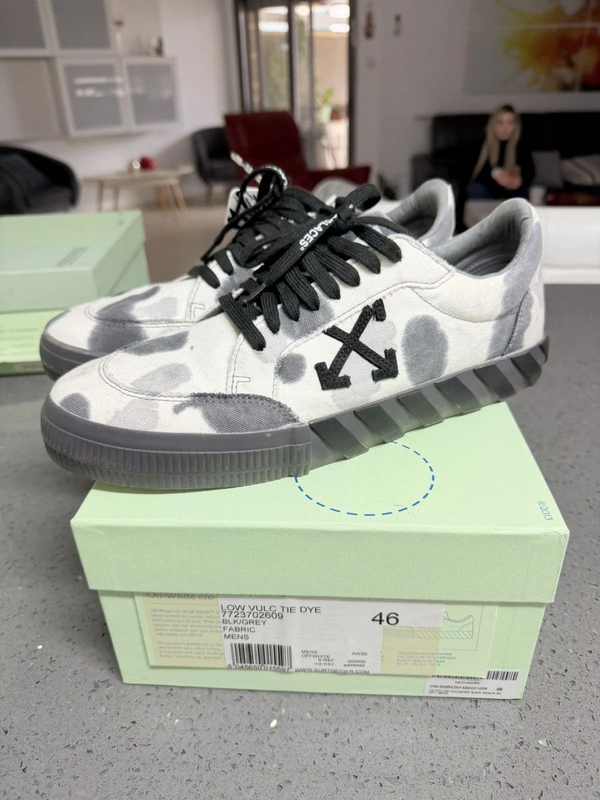 Off-White — Off-White Vulc Low Tie Dye 46EU — Sneaker — resale