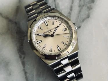 Vacheron Constantin — Vacheron Constantin Overseas – 4500V – 41mm Silver Dial — Watch — resale