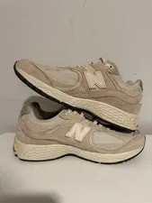 New Balance — New Balance 2002R / ’S — Sneaker — resale