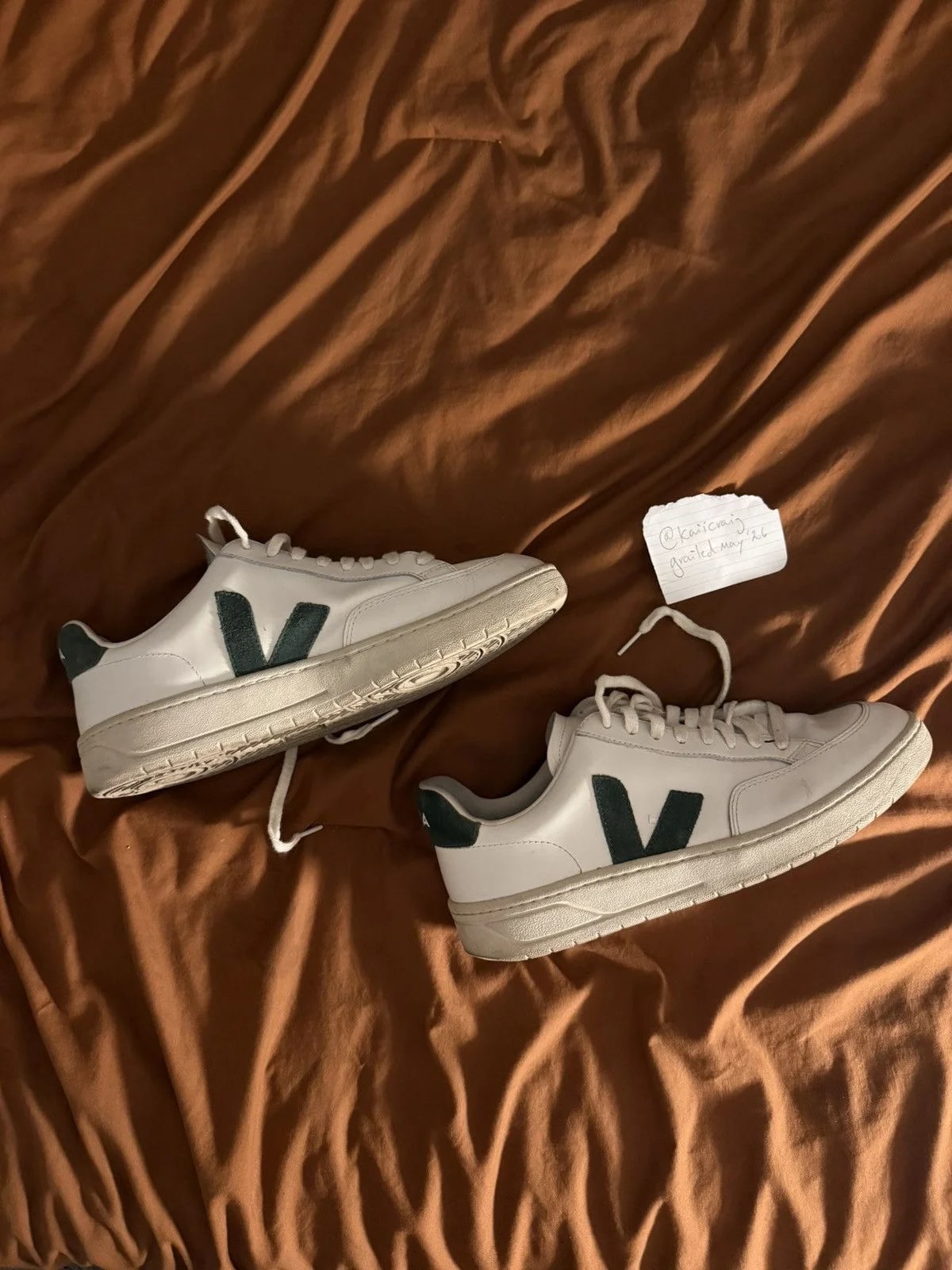 Veja — Veja V10 — Sneaker — resale