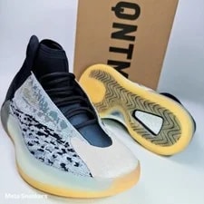 Adidas — Adidas US 13.5 Sea Milk Boost Comfort Yeezy Qntm — Sneaker — resale