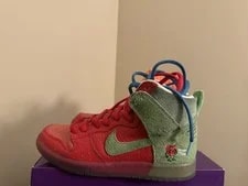 Nike SB — Nike SB Dunk High Strawberry Cough CW7093-600 Size 8.5 (No Box) — Sneaker — resale