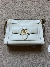 Gucci — Gucci GG Marmont Zip Closure Crossbody — Handbag — resale