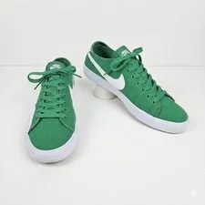 Nike SB — Nike SB M9.5/W11 Blzr Court Lucky Skate Low Top — Sneaker — resale
