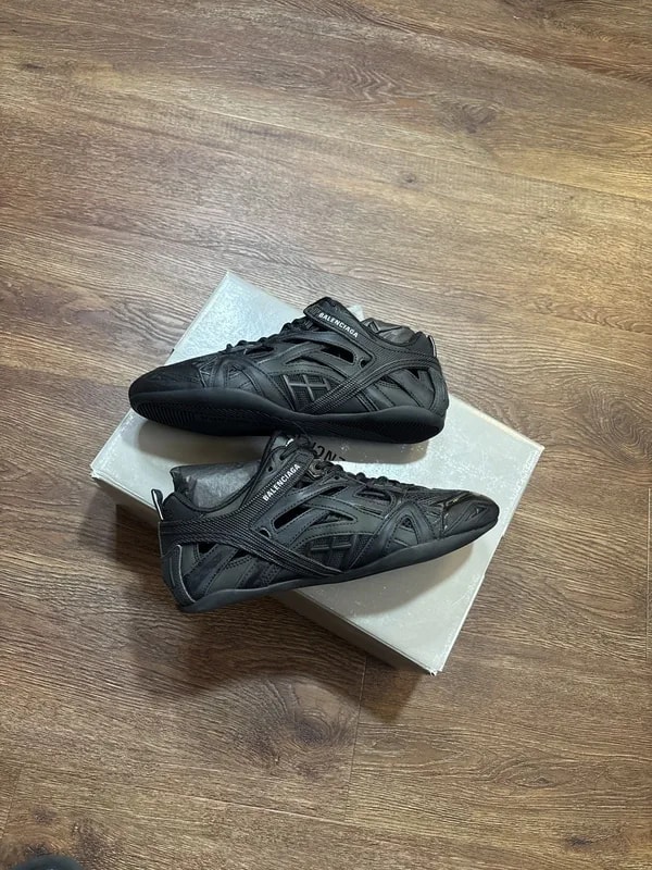 Balenciaga — Balenciaga Drive Size 37 (7 US) — Sneaker — resale