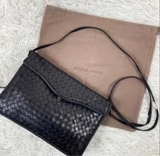 Bottega Veneta — Bottega Veneta Crossbody 10.6x7.5x3.9in — Handbag — resale