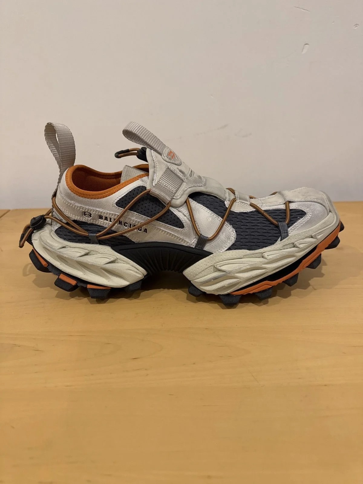 Balenciaga — Balenciaga Hike 43 Never Worn — Sneaker — resale