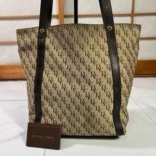 Bottega Veneta — Bottega Veneta Bottega Allover Pattern — Handbag — resale