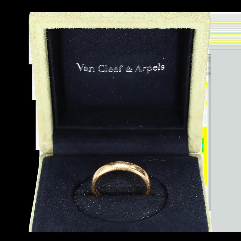 Van Cleef & Arpels — 18k Yellow Gold "Van Cleef & Arpels" With Original Box — Jewelry — resale