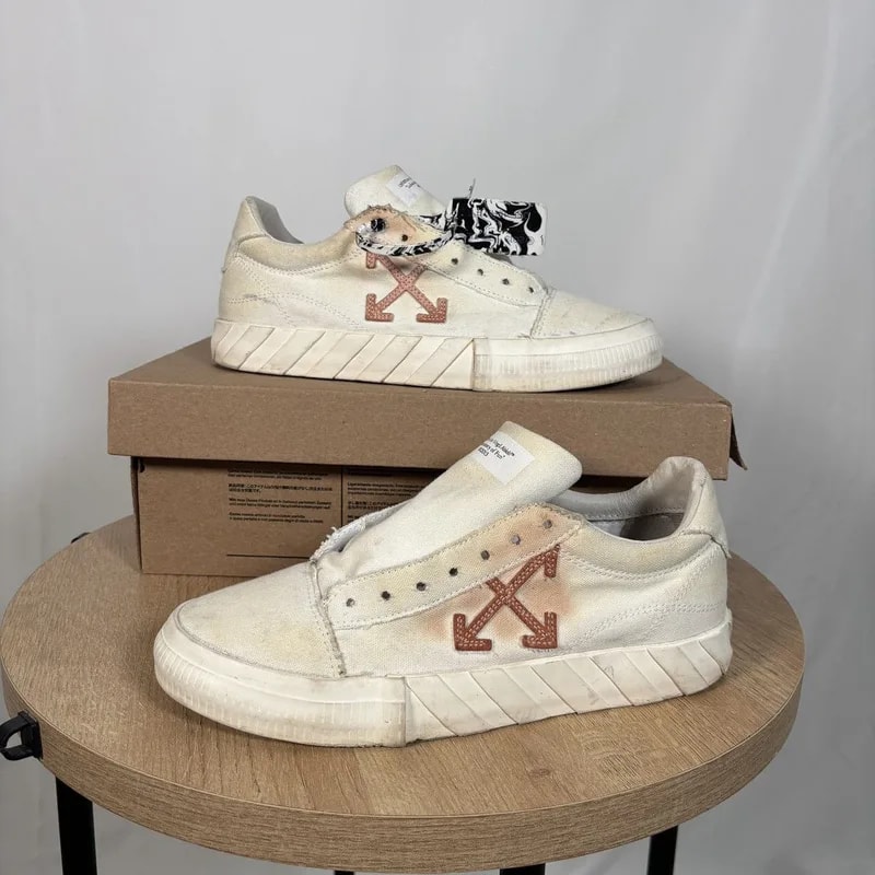 Off-White — Off-white Vulc Low Eco EU41 — Sneaker — resale