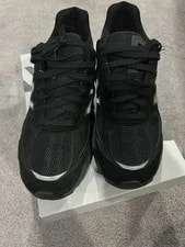 New Balance — New Balance 990v5 / Low Top M990BK5 — Sneaker — resale
