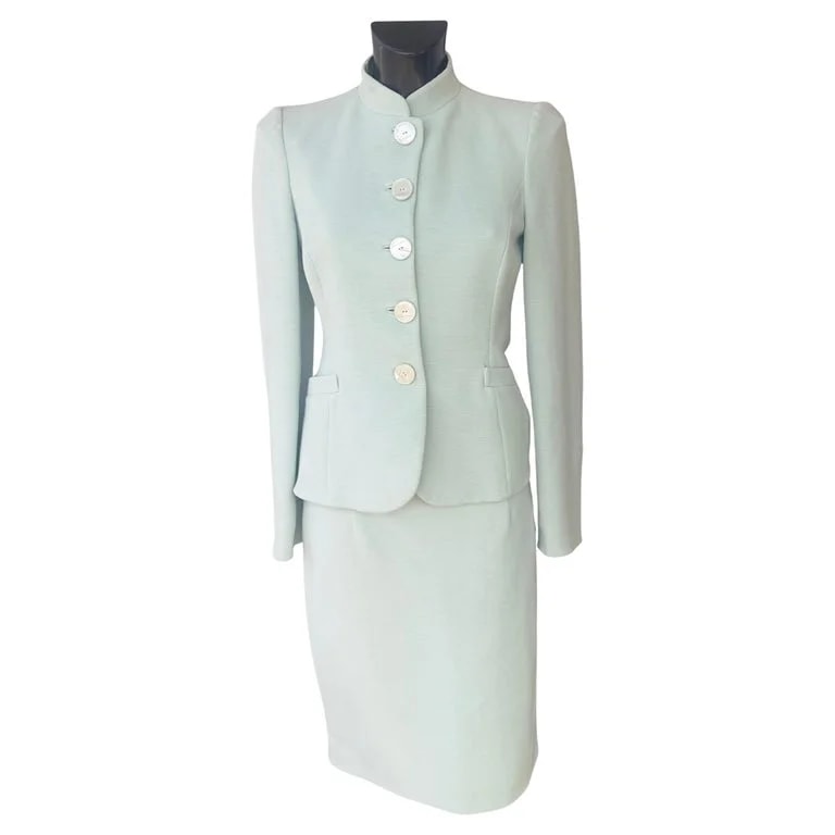 Giorgio Armani — Giorgio Armani Suit in Excellent Condition, From the 2000s — Designer Shoe — resale