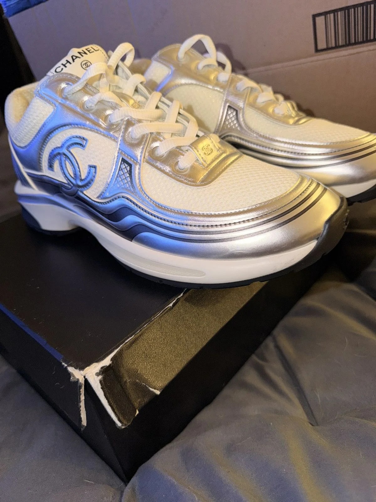 Chanel — Chanel Logo “ ” — Sneaker — resale