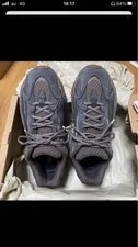 Yeezy — 8.0US Yeezy Boost 700 — Sneaker — resale