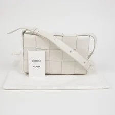 Bottega Veneta — Bottega Veneta 578004 Cassette Crossbody 145696694 — Handbag — resale