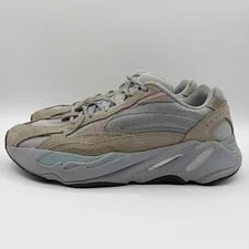 Yeezy — Yeezy 700 v2 "Hospital " 2019 - Size 10 - fv8424 (15126-7) — Sneaker — resale