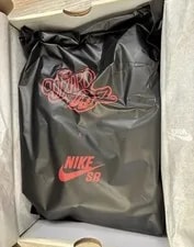 Nike — Size 9.5- the Wizard of Oz X Nike Dunk SB Low Field — Sneaker — resale