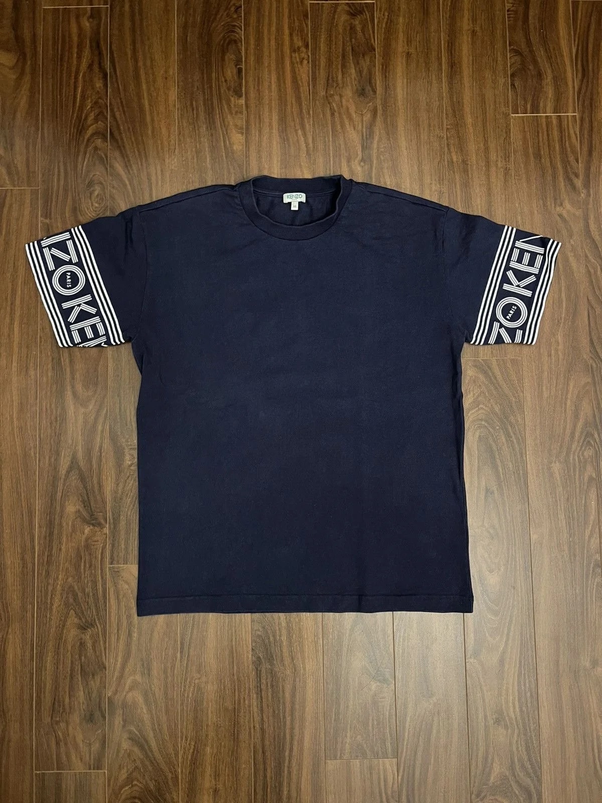 Kenzo — Kenzo Paris Sleeve Spell Out Print Tee in — streetwear — resale