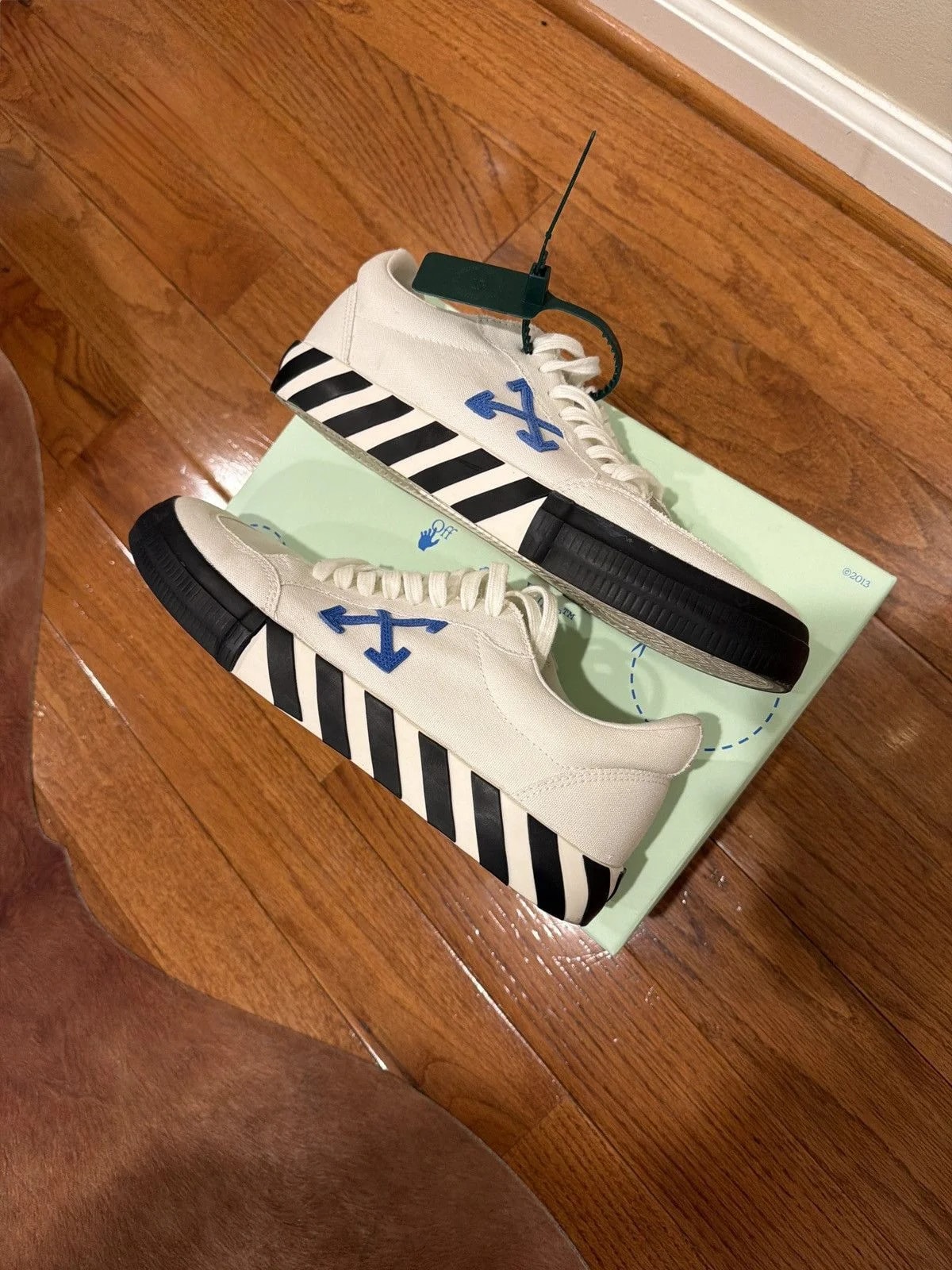 Off-White — Off-White Vulc Low ‘ ’ — Sneaker — resale