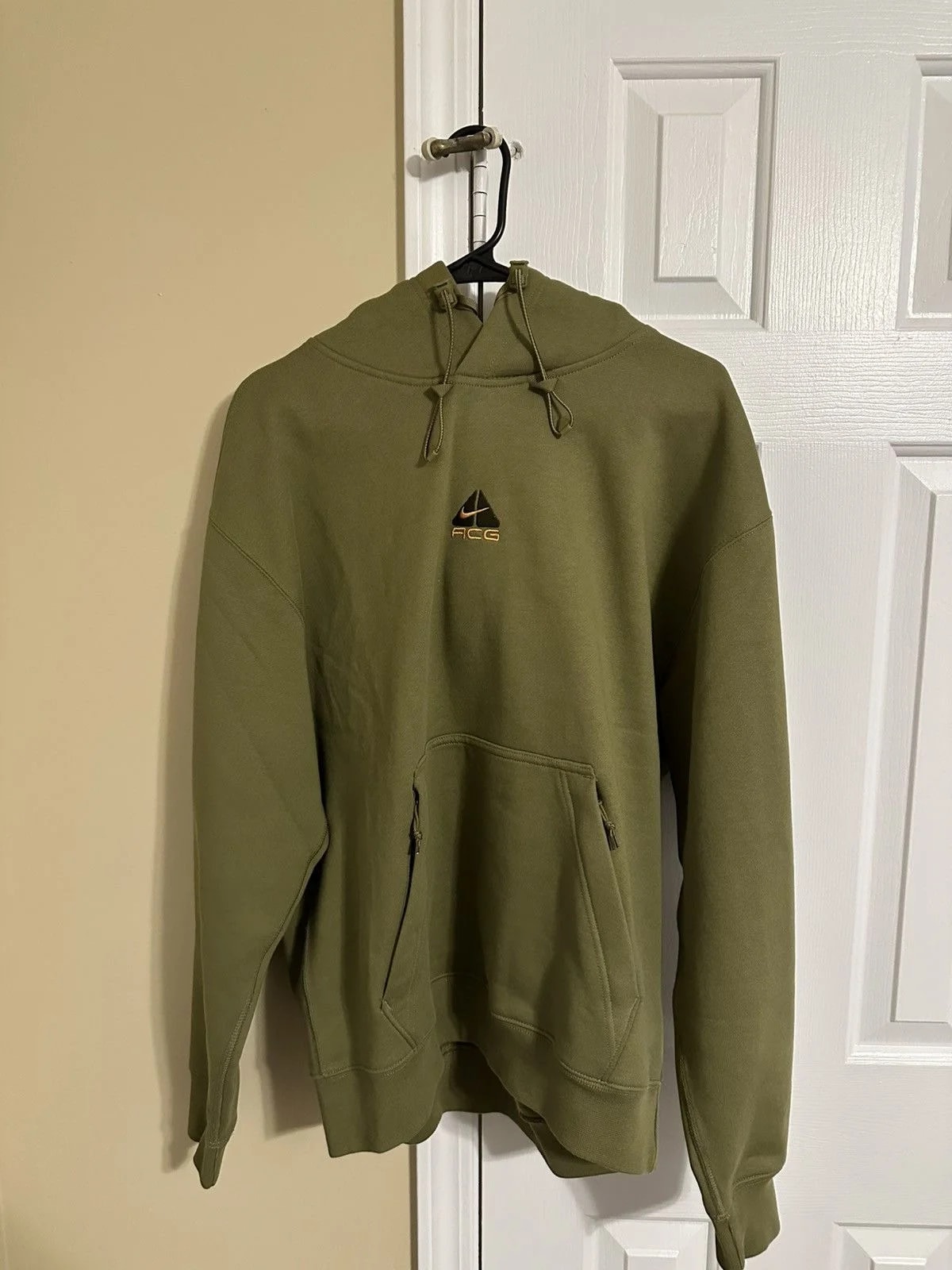 Nike ACG — Nike ACG Tuff Lungs Hoodie — streetwear — resale