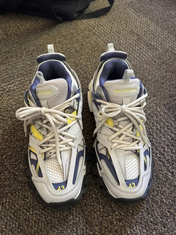 Balenciaga — Balenciaga Track ' Dark ' — Sneaker — resale