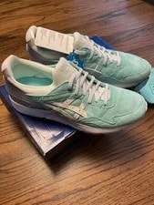 Asics — Asics Supply Co X Kith Gel-Lyte V Size 11.5 Tiffany — Sneaker — resale
