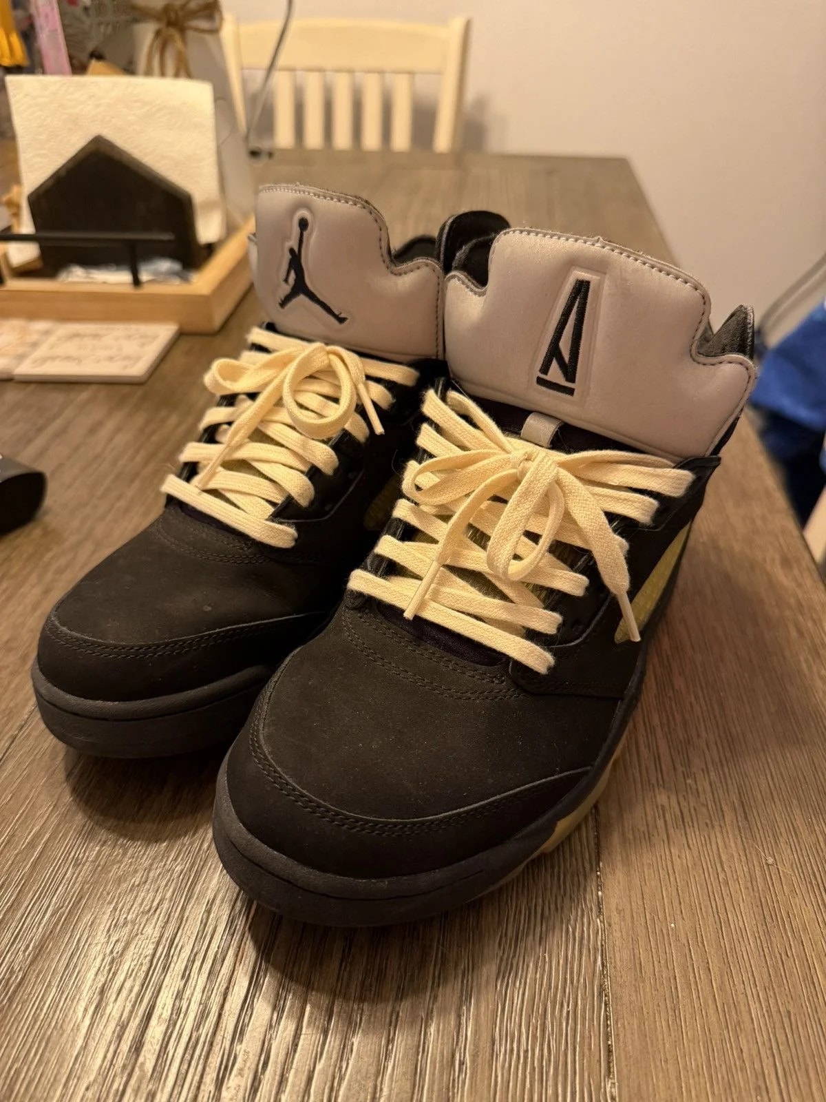 Jordan — Jordan 5 A Ma Maniére Dusk — Sneaker — resale