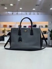 Prada — Prada Lux B2274A 155629179 — Handbag — resale