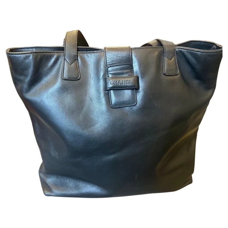 Chanel — Late 1990s Excellent Condition Chanel Smooth — Handbag — resale