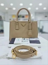 Prada — Prada Medium 1BA863 138432668 — Handbag — resale