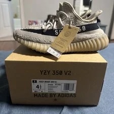 Yeezy — Adults Yeezy I Boost 350 V2 /CBlack — Sneaker — resale