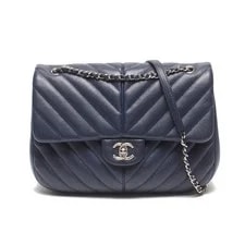 Chanel — Chanel Chain Single Flap Double Chevron V-stitch 0 — Handbag — resale