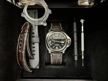 Panerai — Panerai PAM 104Q — Watch — resale