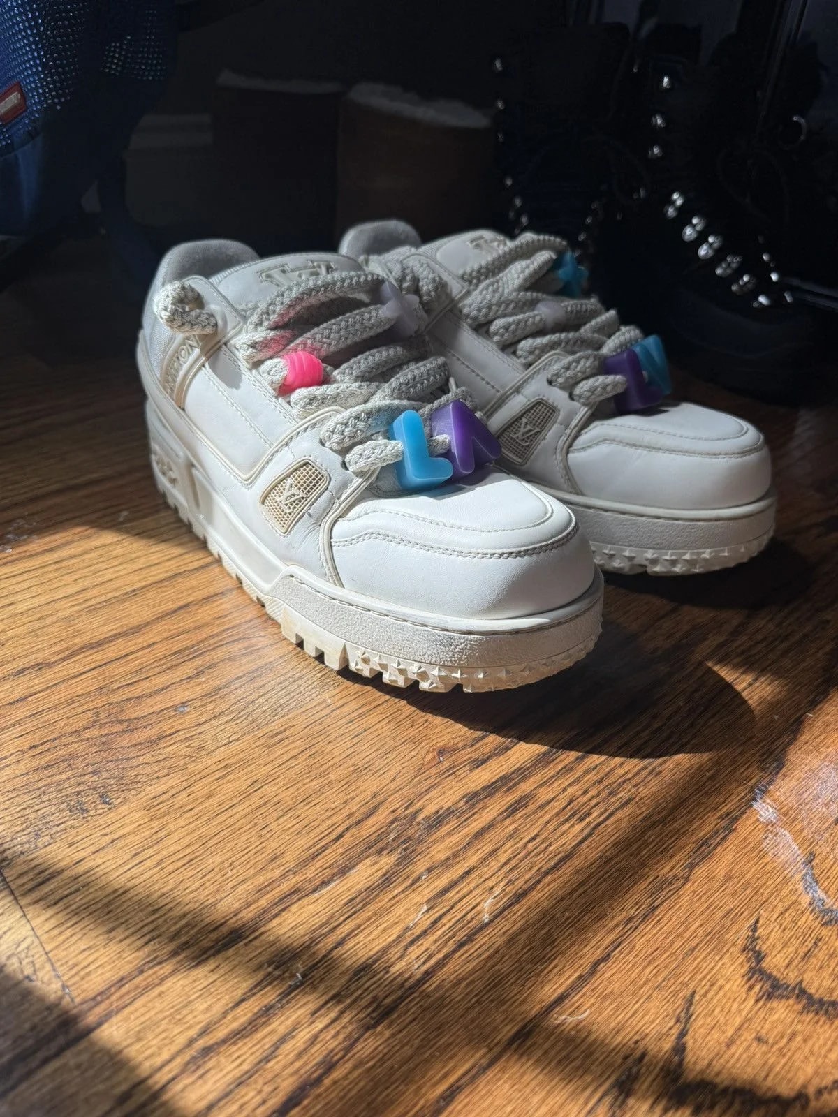 Louis Vuitton — Louis Vuitton Charms — Sneaker — resale