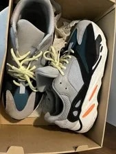 Adidas — Adidas Yeezy 700 V1 Original Solid — Sneaker — resale