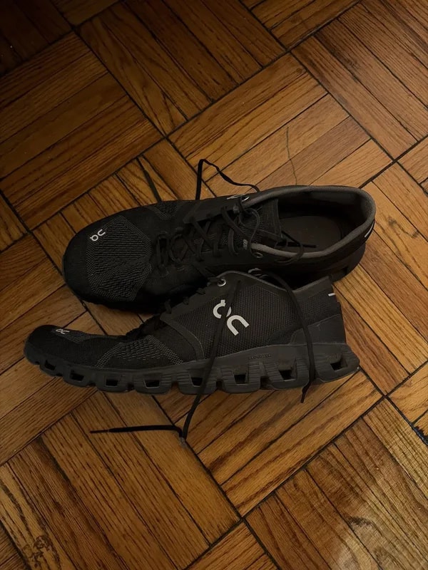 On Running — Model: on Running Cloud X — Sneaker — resale