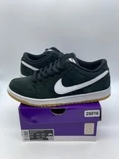 Nike SB — Nike SB Dunk Low Pro Gum 8.5 (Moderately Worn )NikeBlack — Sneaker — resale