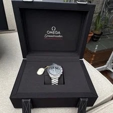 Omega — Omega Speedmaster Professional Moonwatch 42mm Unworn Box Papers — Watch — resale