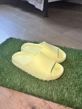 Yeezy — Yeezy Slides Glow Size 12 US — Sneaker — resale