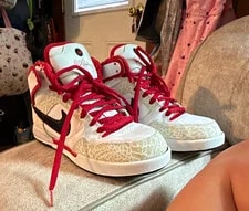 Nike SB — Nike SB ’s High Top Lace Up Solid — Sneaker — resale